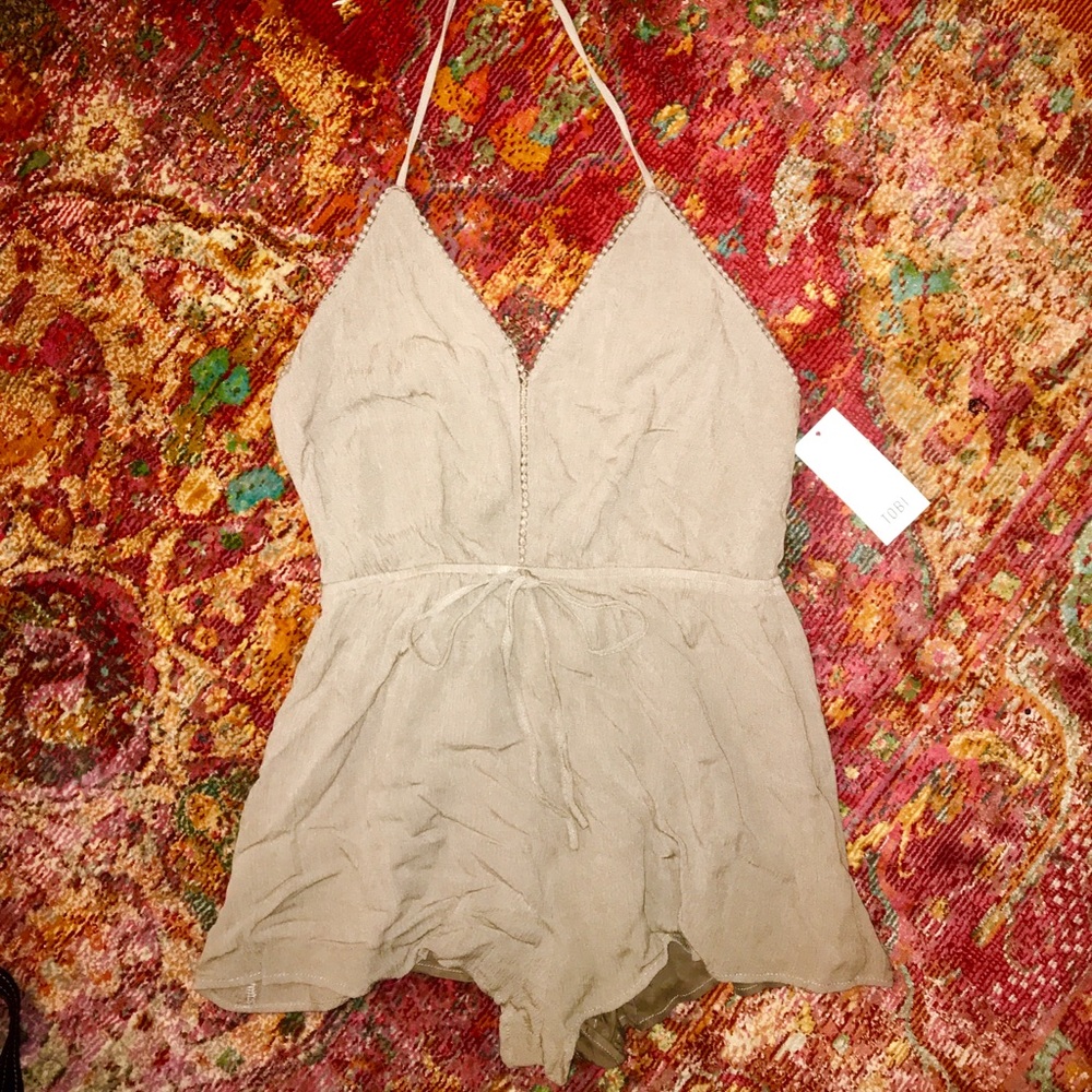 NEVER WORN TOBI ROMPER